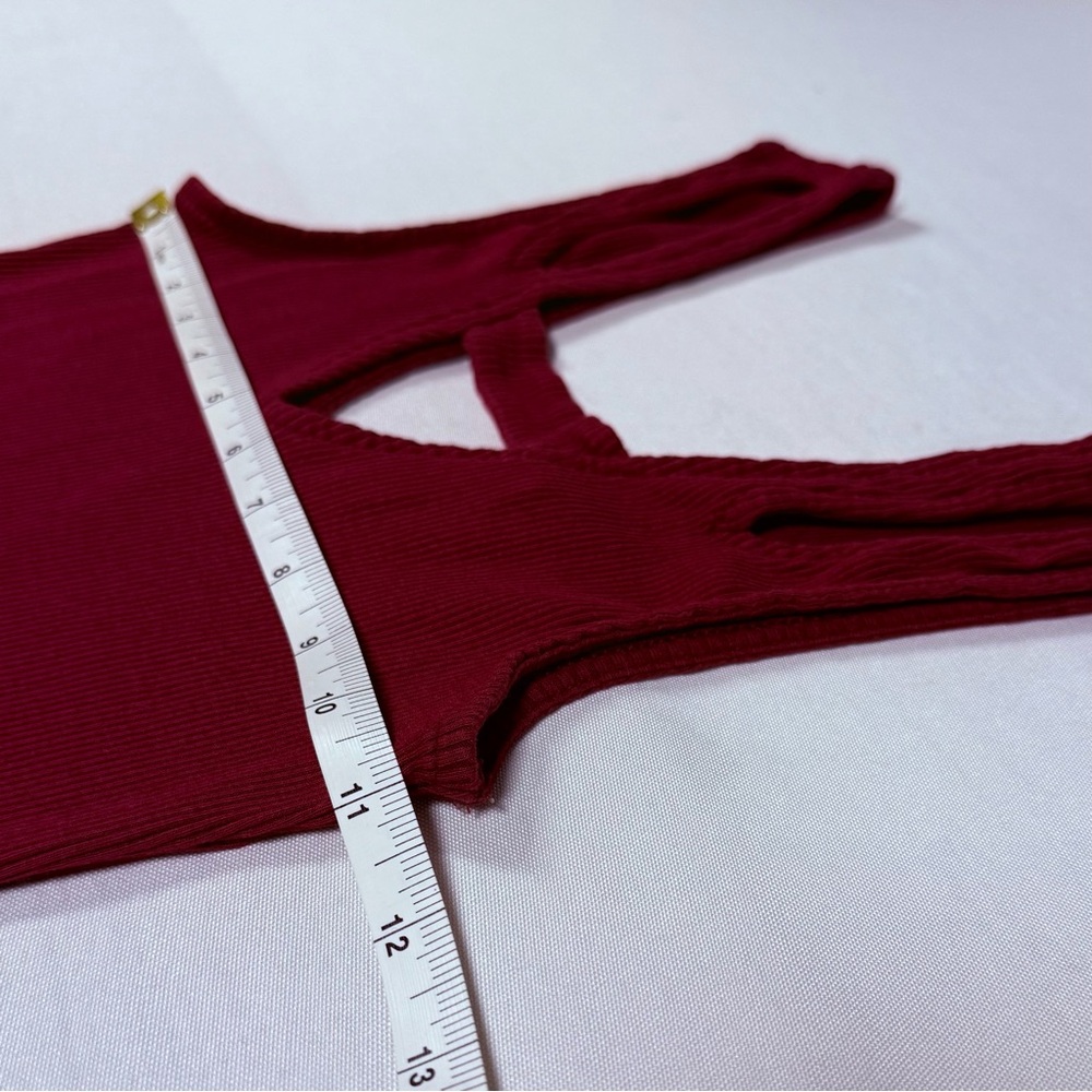 Express Bold Red Ribbed Top - Picture 3 of 11